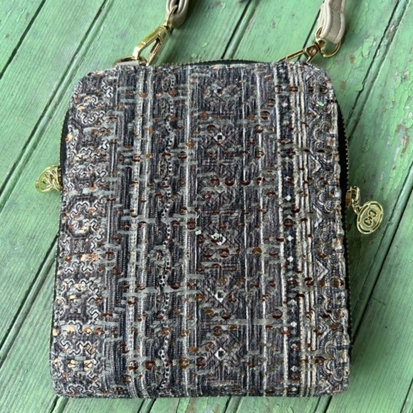 Coco Carmen Gray Crossbody Wallet Gold - Picture 9 of 12